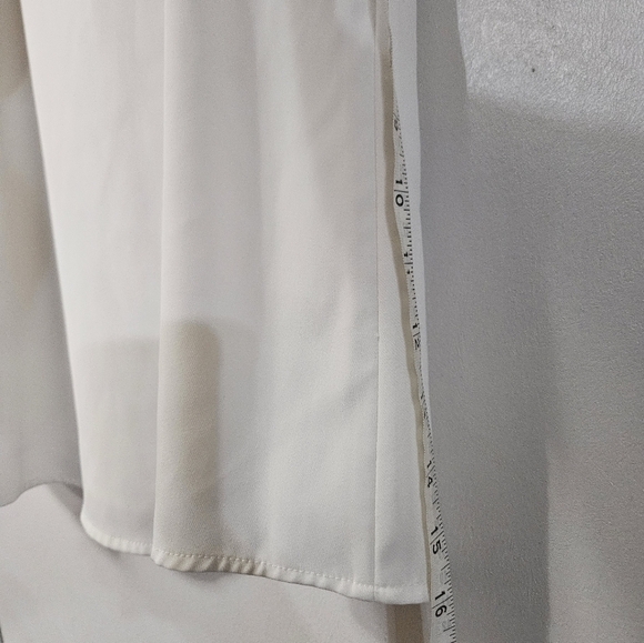 Calvin Klein Off White/cream Sleeveless Top With Gold Accent Buttons! - Picture 6 of 7